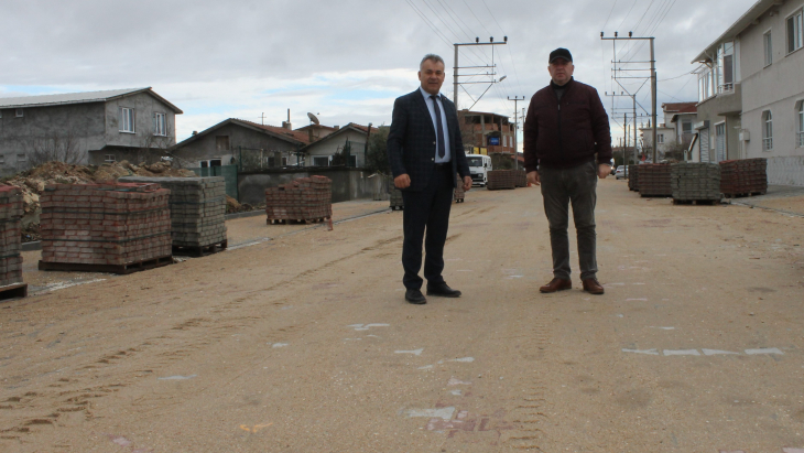 ÖZGÜRLÜK CADDESİ KİLİTLİ BETON PARKE TAŞ YAPIM,ONARIM,BETON BORDÜR DİZİM İŞİNDE SONA YAKLAŞILDI.