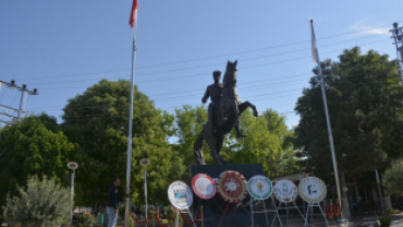 19 MAYIS GENÇLİK ve SPOR BAYRAMI ÇELENK TÖRENİ