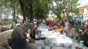 YAĞMUR VE ŞÜKÜR DUAMIZ' dan KARELER