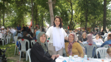 YAĞMUR VE ŞÜKÜR DUAMIZ' dan KARELER