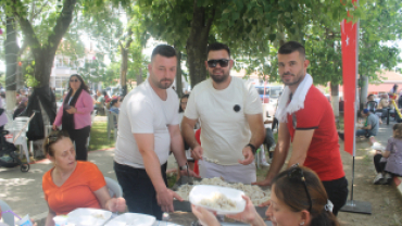 YAĞMUR VE ŞÜKÜR DUAMIZ' dan KARELER