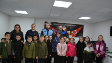 Minik Öğrencilerden Anlamlı Ziyaret